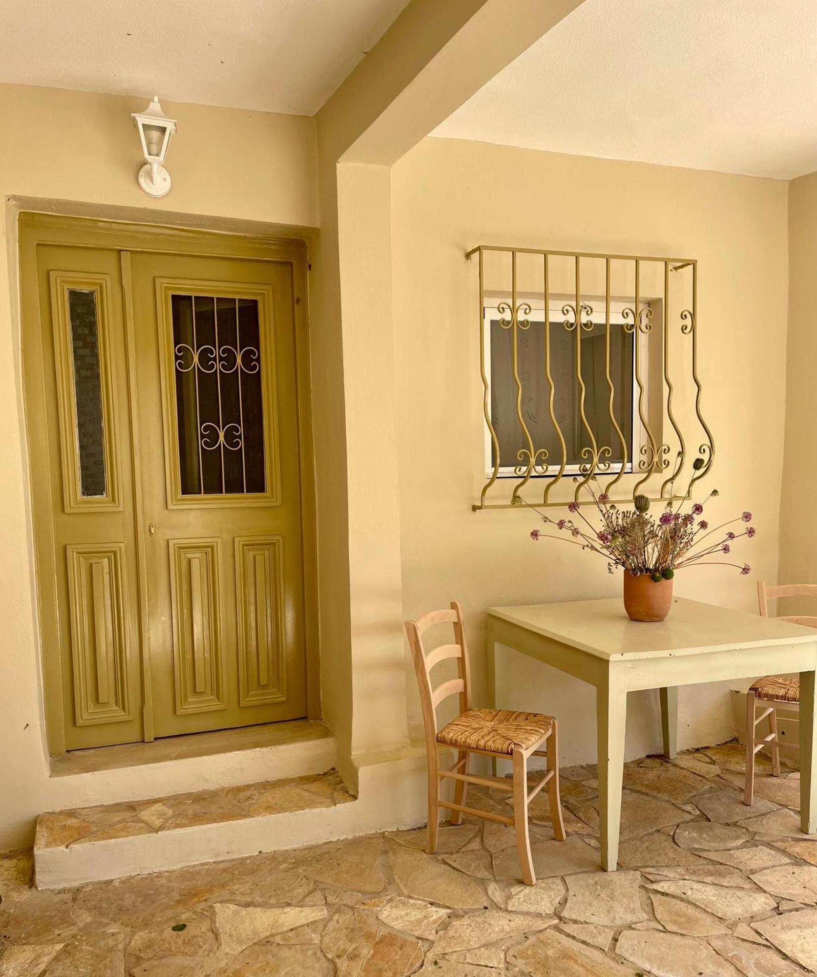 Gaea Apartment *